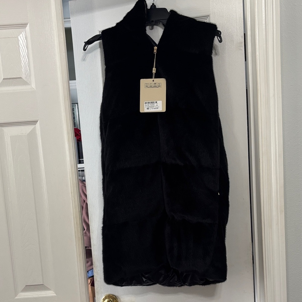 Herno Luxurious Black Fur Vest